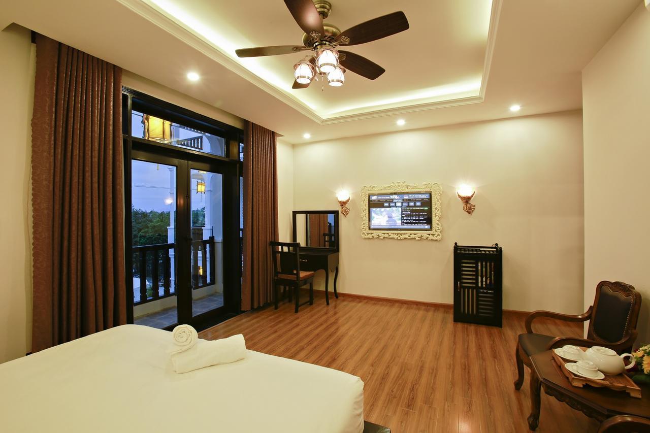 Phòng Deluxe Giường Đôi Có Ban Công